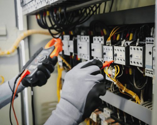Serwis instalacji i szafy elektryczne